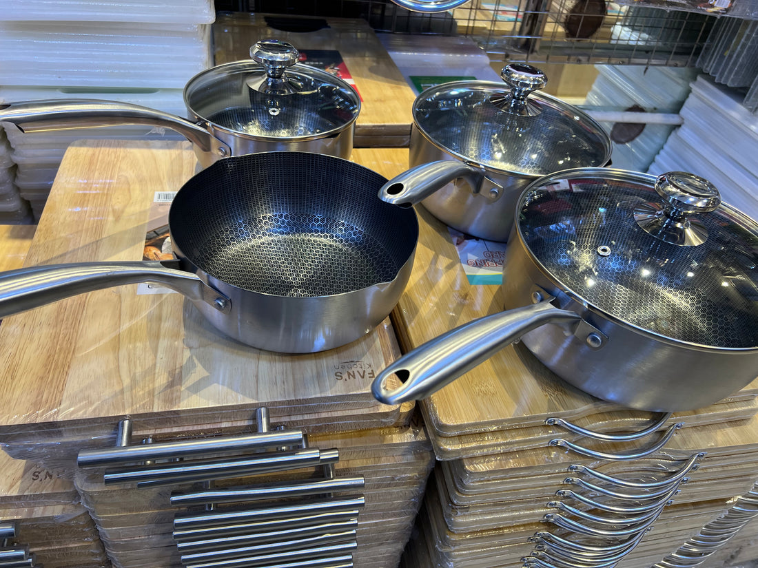 Single Handle 316 Stainless Steel Honeycomb Laser Cut Sauce Pan with Lid