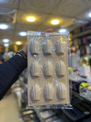 Silicone Baking Mould – 9 Cup Shell Design G143