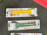 Plastic Oil Brush With Card Packing