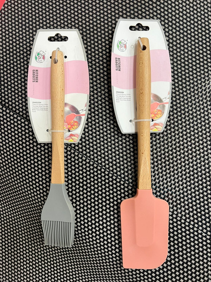 Wooden Handle Spatula and Oil Brush 1Pc