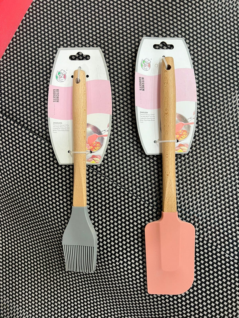 Wooden Handle Spatula and Oil Brush 1Pc